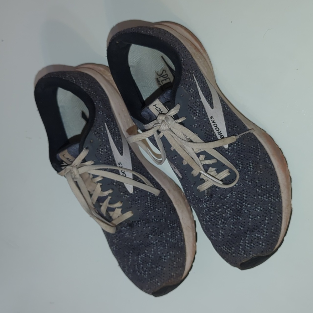 Brooks Launch 7